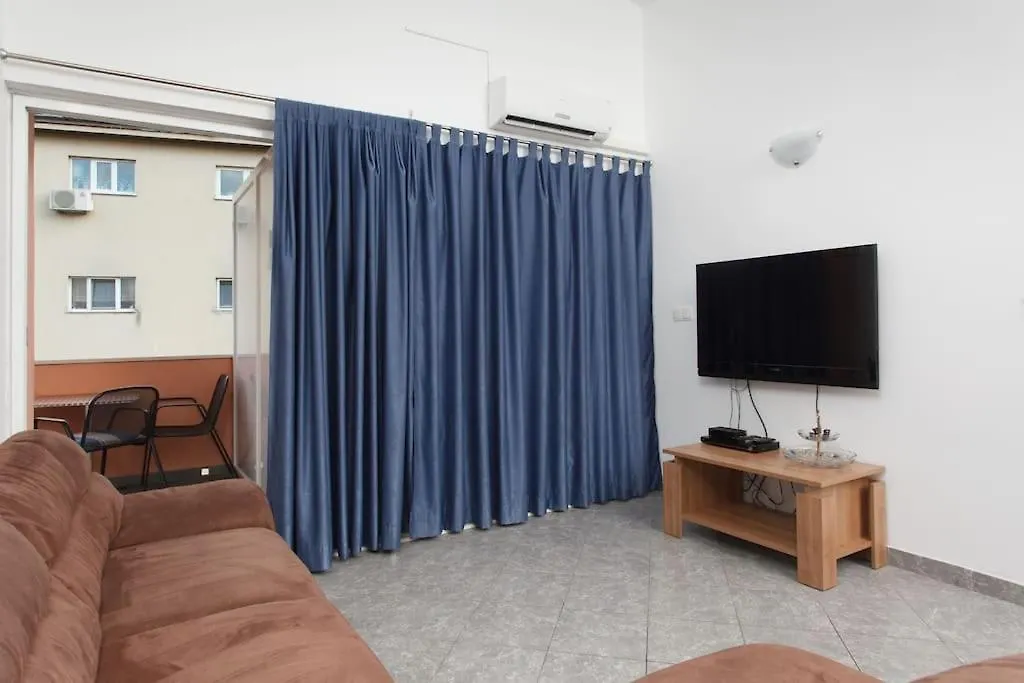 Apartments Mani Trogir