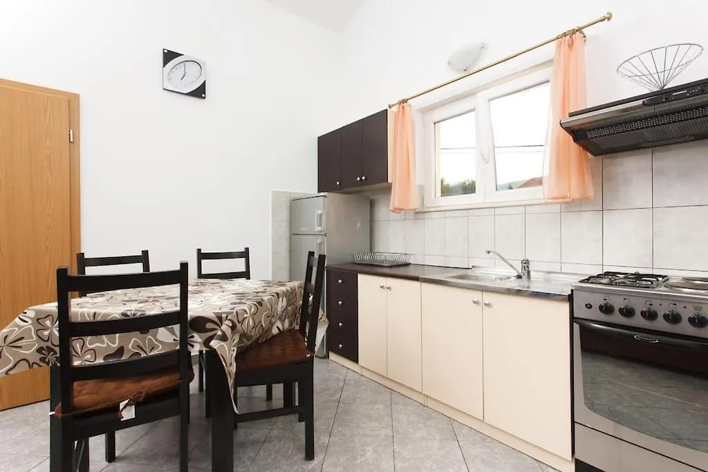 Apartments Mani Trogir