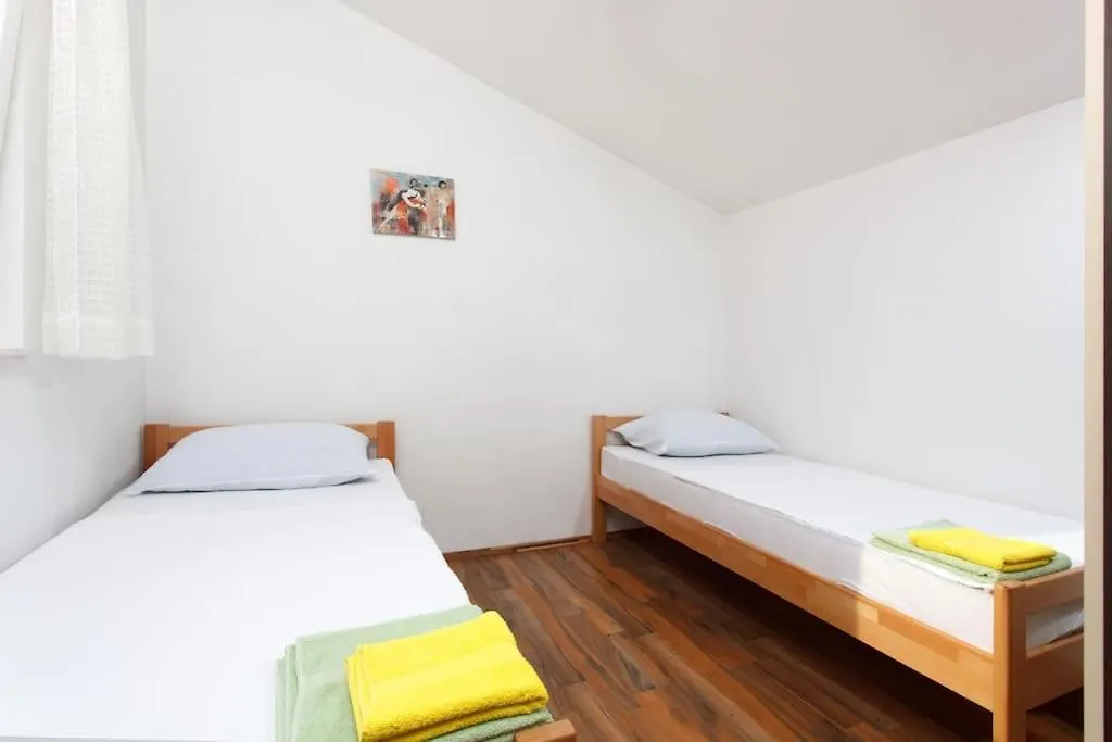 Apartments Mani Trogir
