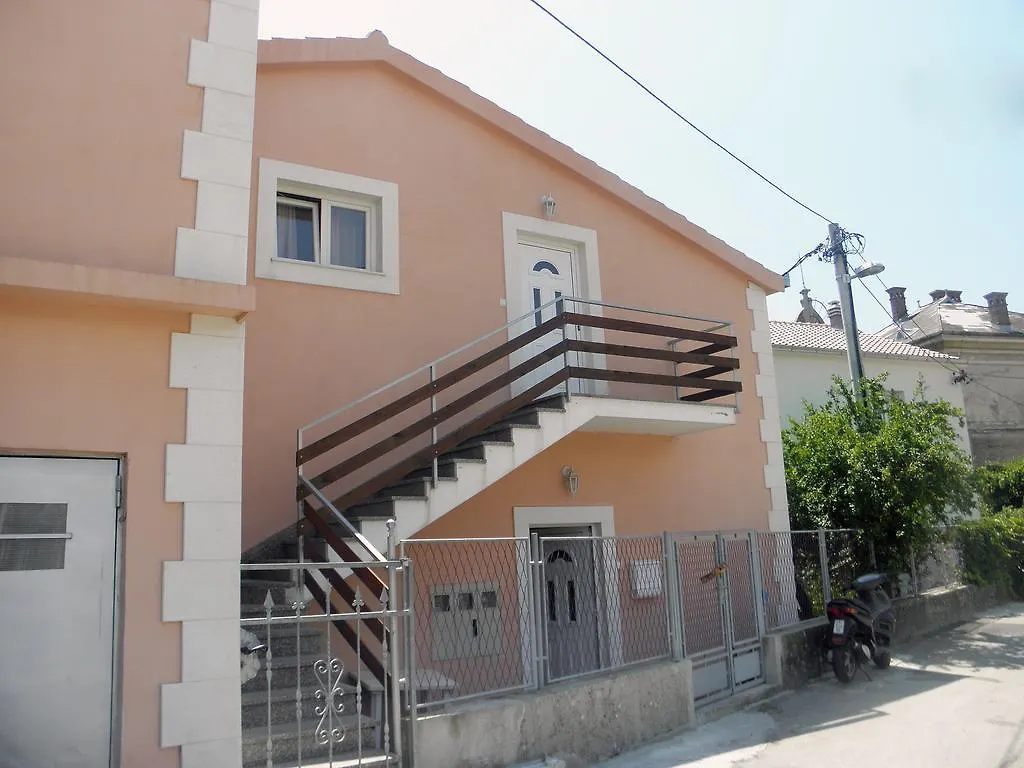 Apartments Mani Trogir Croácia